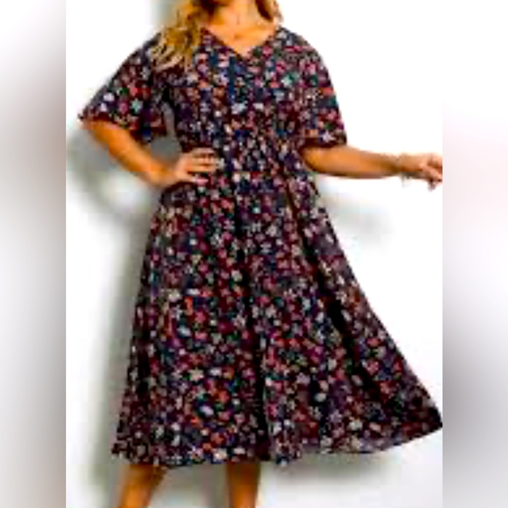 SHEIN Curve size 1XL, dark navy blue with orange floral print, v-neck dress.